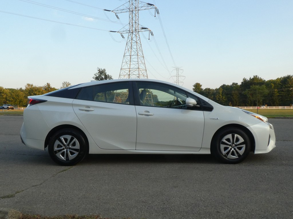 2017 Toyota Prius Two Eco Three Four Touring photo 5