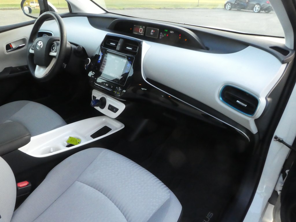 2017 Toyota Prius Two Eco Three Four Touring photo 18