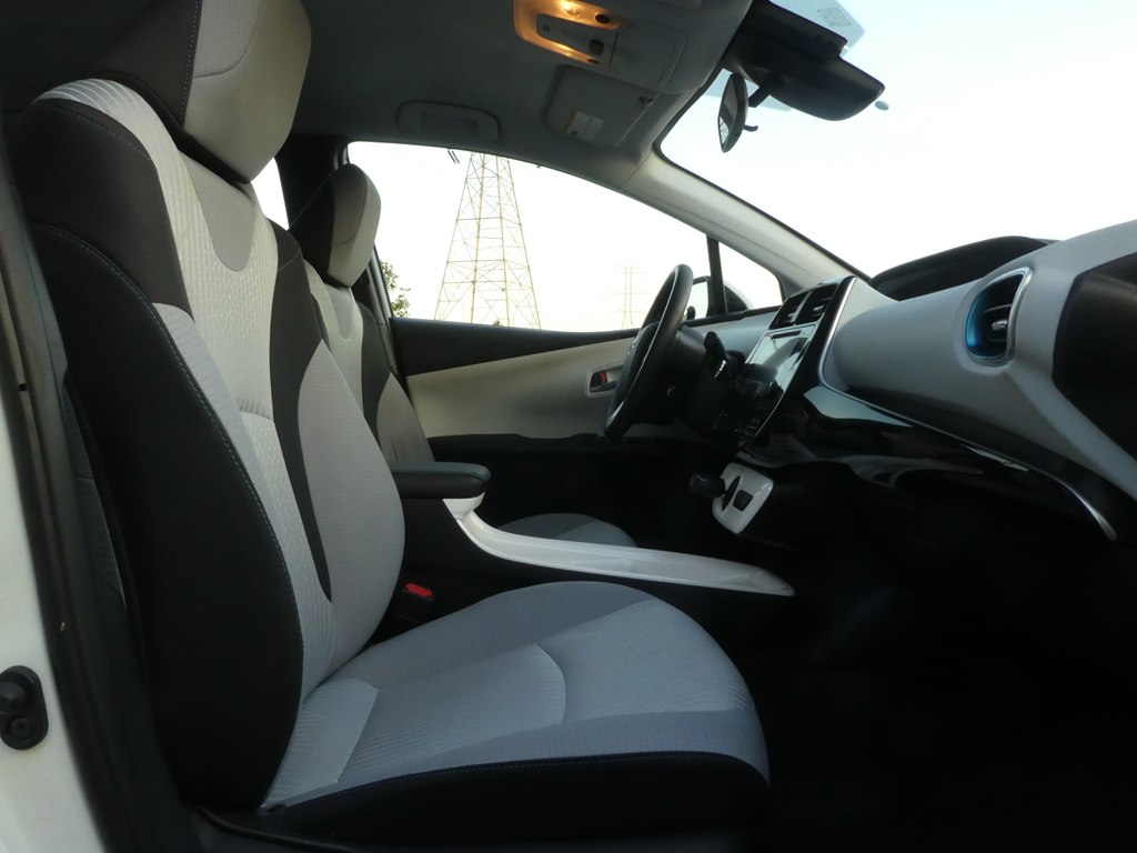 2017 Toyota Prius Two Eco Three Four Touring photo 19