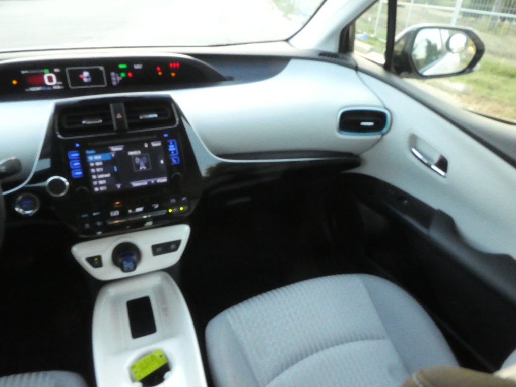2017 Toyota Prius Two Eco Three Four Touring photo 24