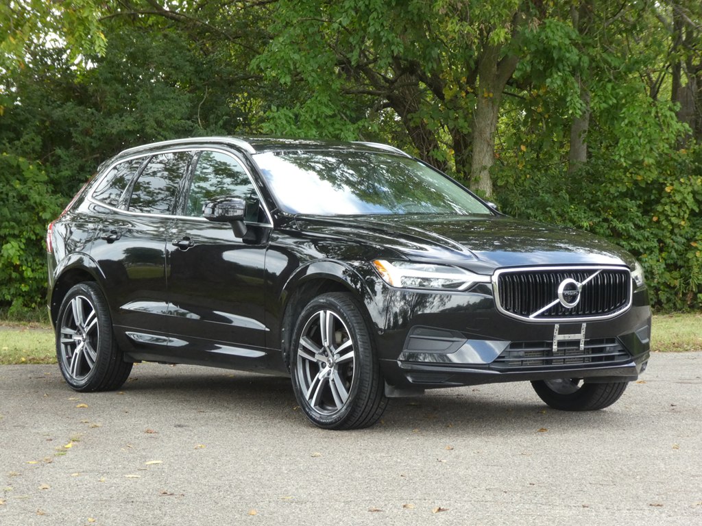 2018 Volvo XC60 Momentum photo 3