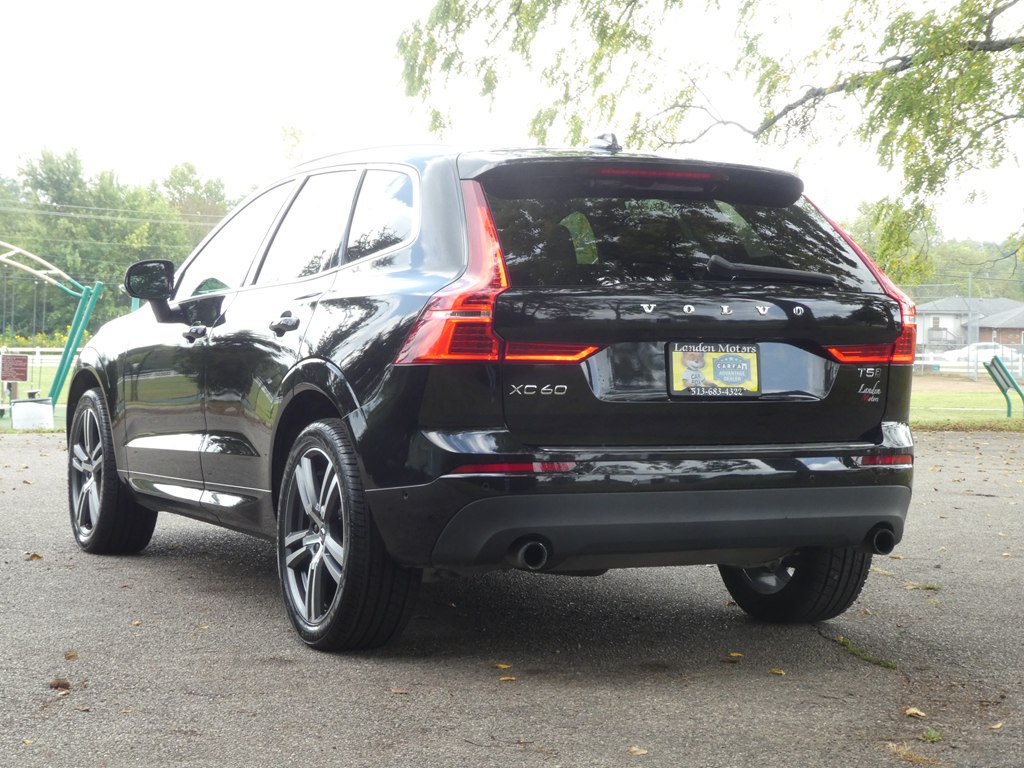 2018 Volvo XC60 Momentum photo 7