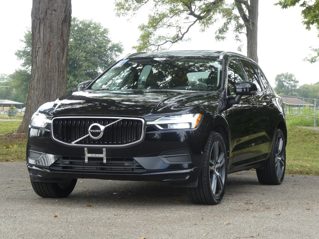 2018 Volvo XC60 Momentum photo 9