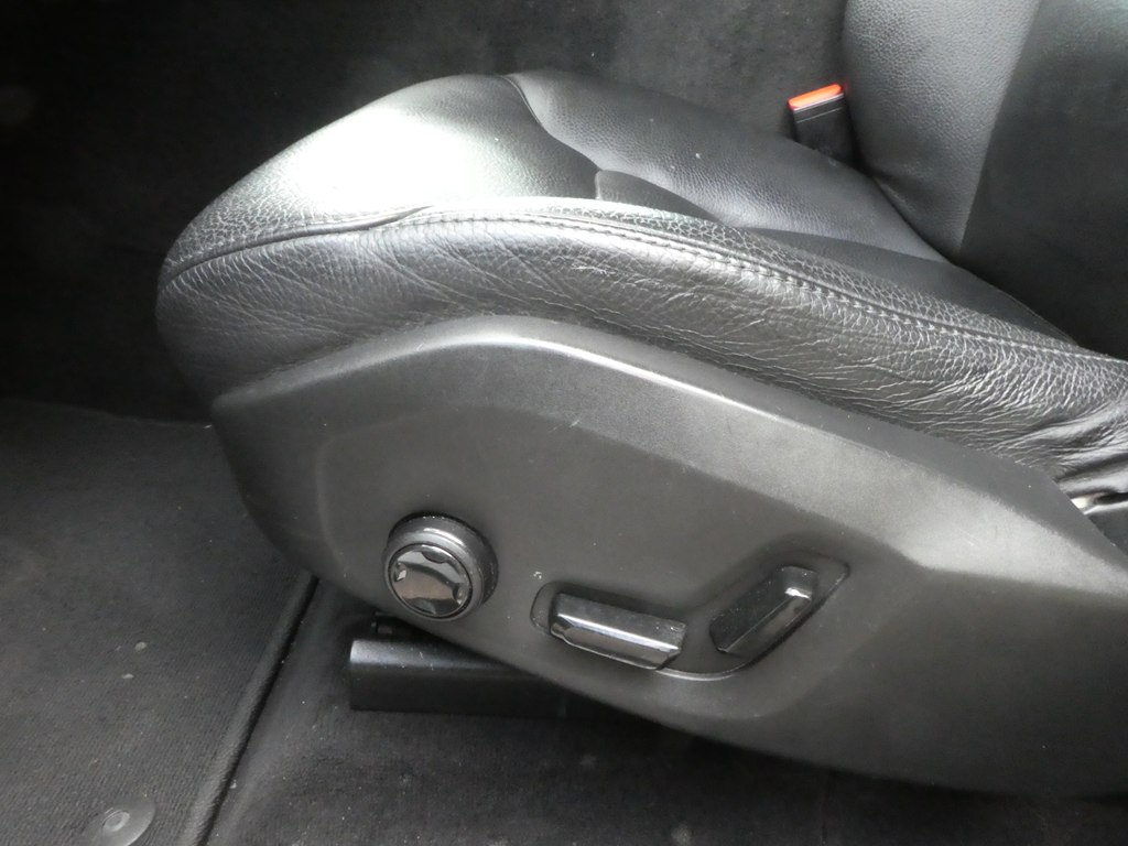 2018 Volvo XC60 Momentum photo 12