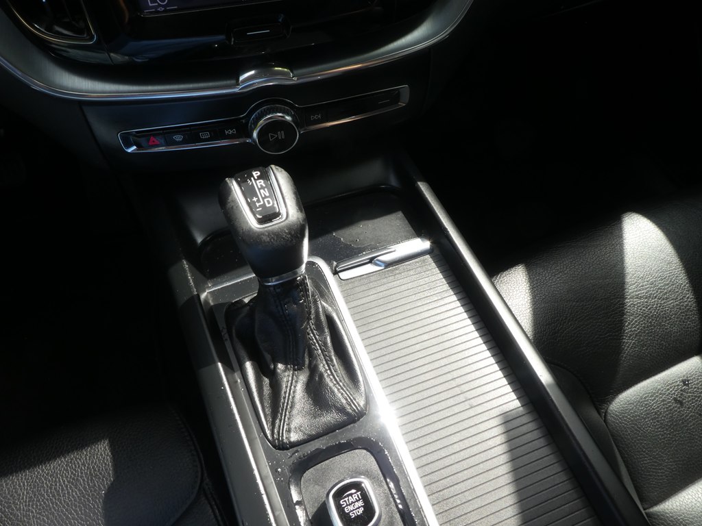 2018 Volvo XC60 Momentum photo 27