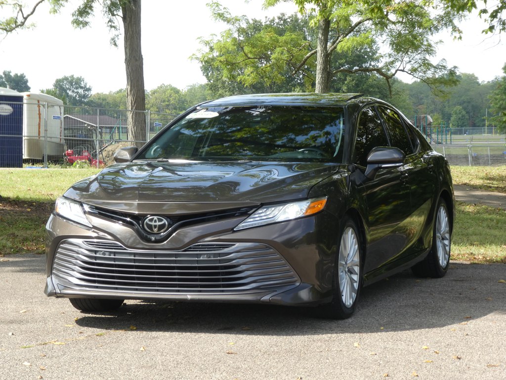 2018 Toyota Camry XLE photo 7