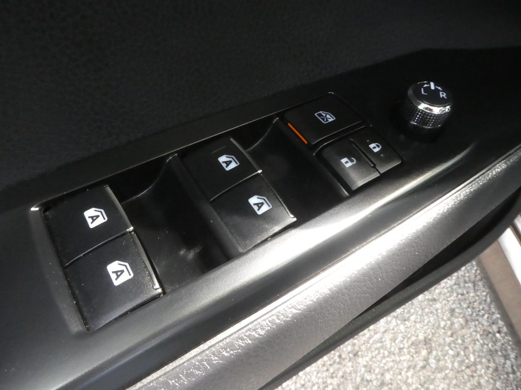 2018 Toyota Camry XLE photo 8