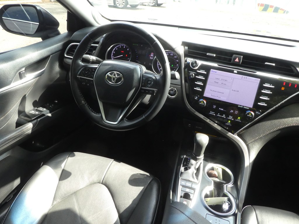 2018 Toyota Camry XLE photo 28