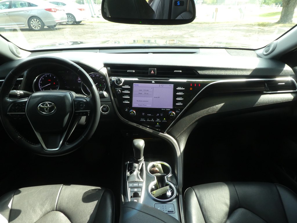 2018 Toyota Camry XLE photo 30