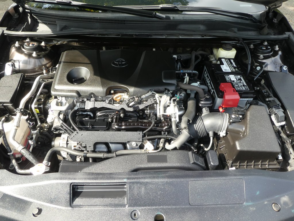 2018 Toyota Camry XLE photo 32