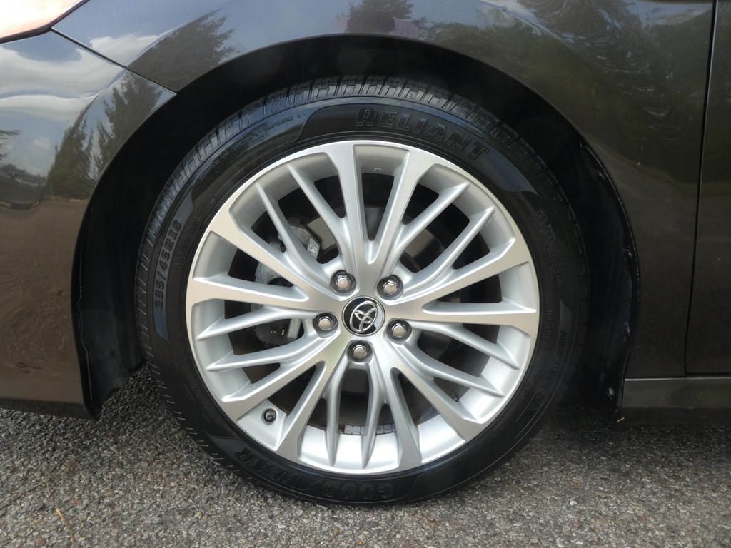 2018 Toyota Camry XLE photo 33