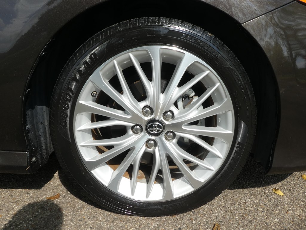 2018 Toyota Camry XLE photo 36