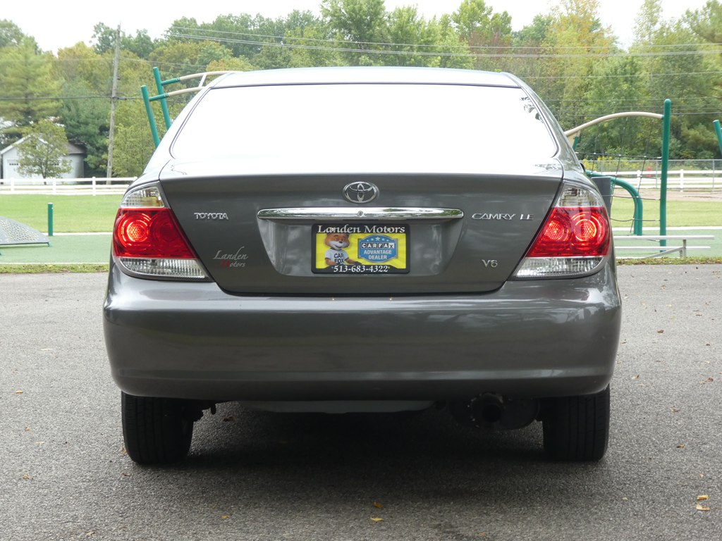 2005 Toyota Camry LE photo 7