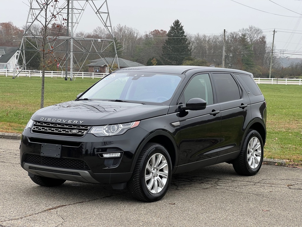 2019 Land Rover Discovery Sport SE photo 2