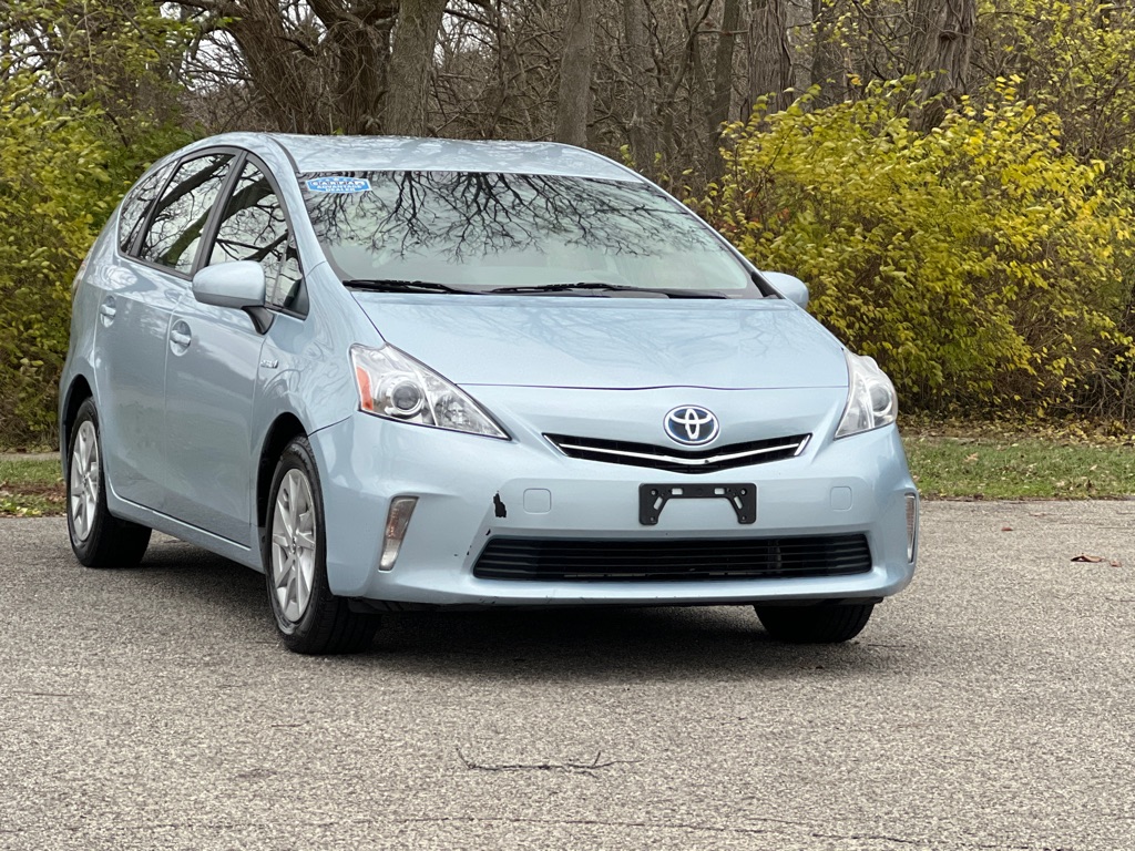 2012 Toyota Prius V Two photo 3