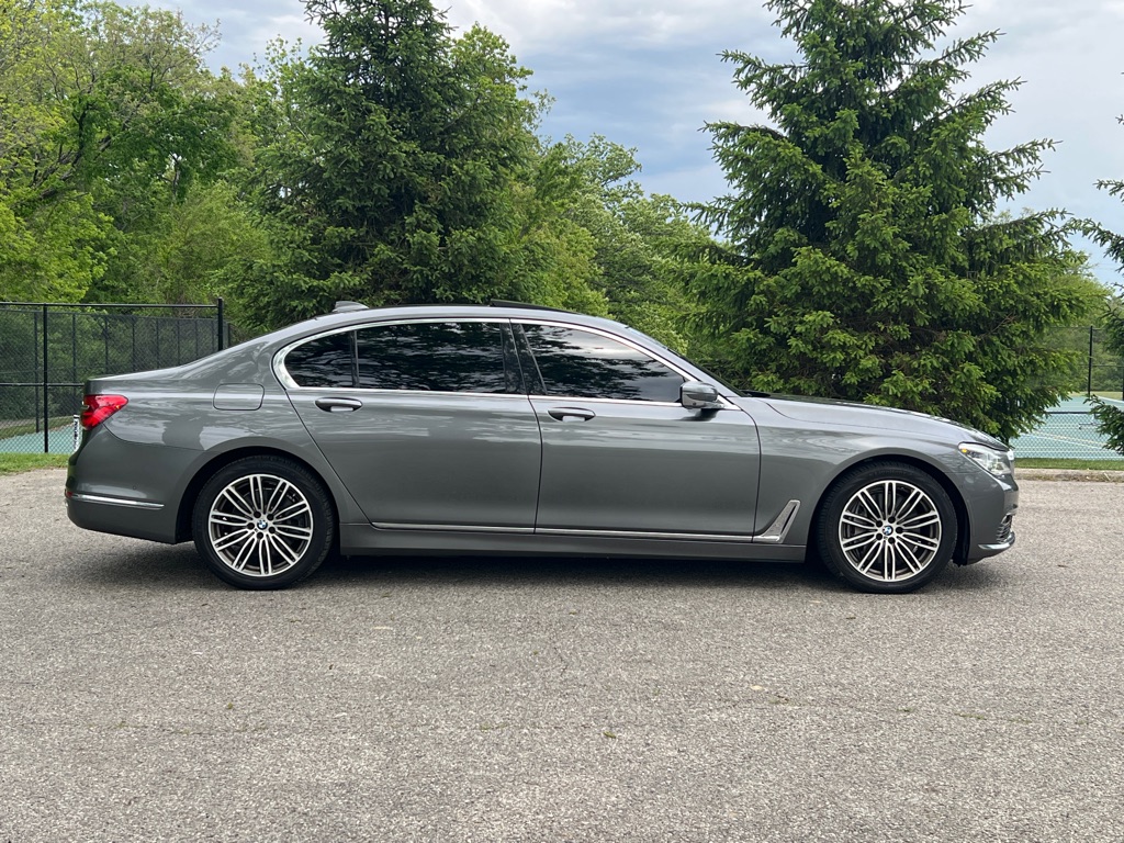 2016 BMW 7 Series 750i - Photo 5