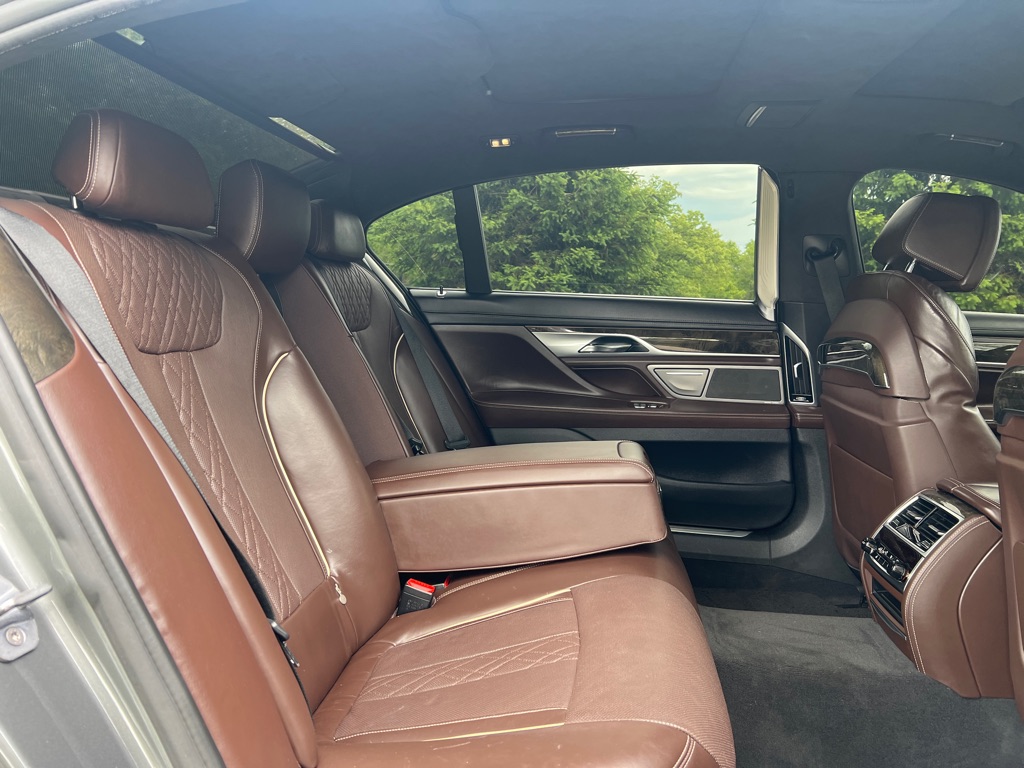 2016 BMW 7 Series 750i - Photo 18