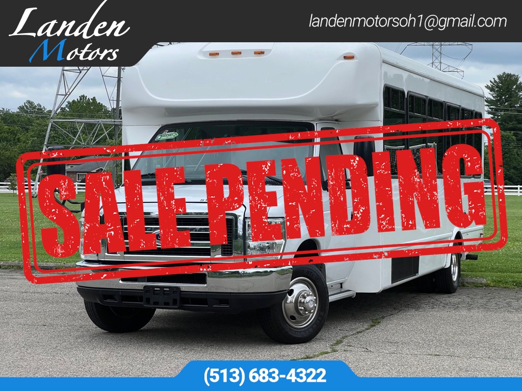 2015 Ford E-Series DRW E-450 Super Duty 158 in WB's photo