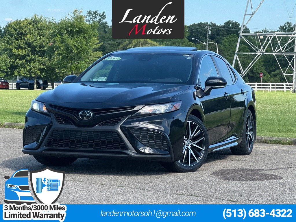 2024 Toyota Camry SE's photo