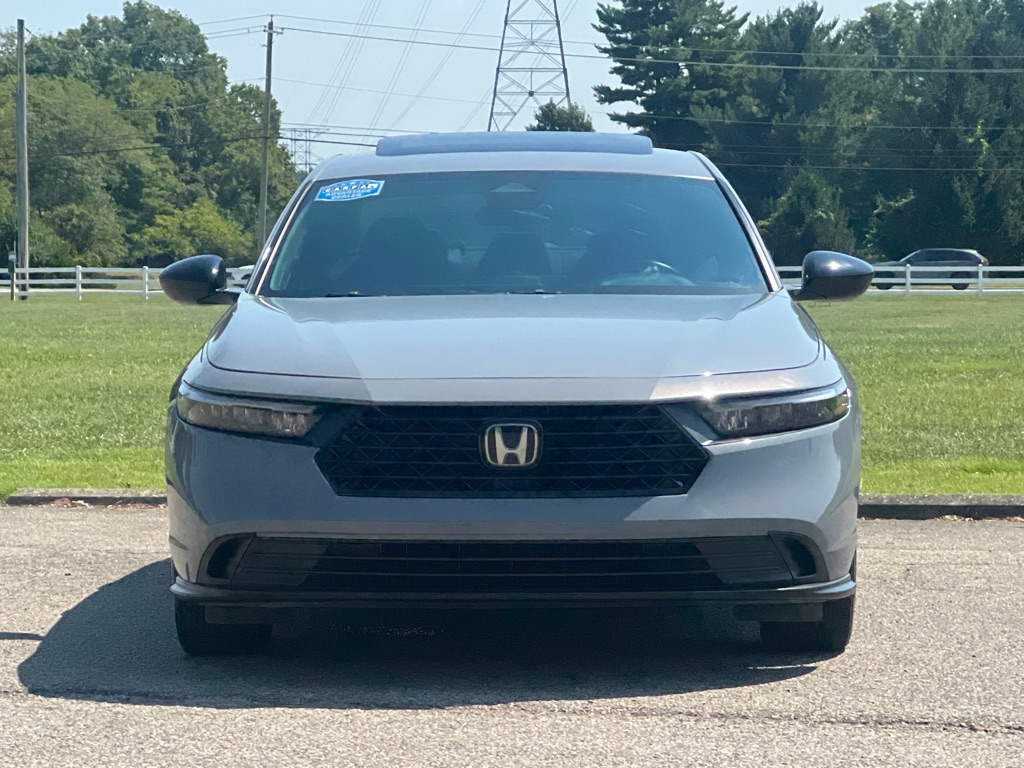 Photo 2 of this Honda Accord Hybrid