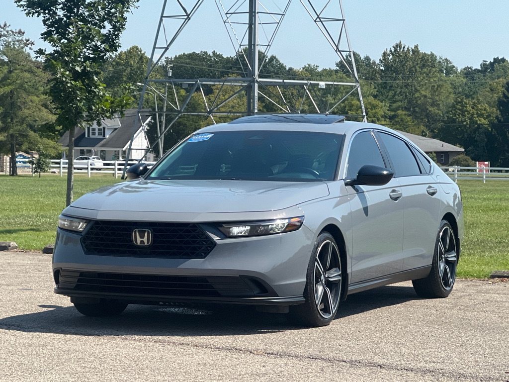 Photo 10 of this Honda Accord Hybrid