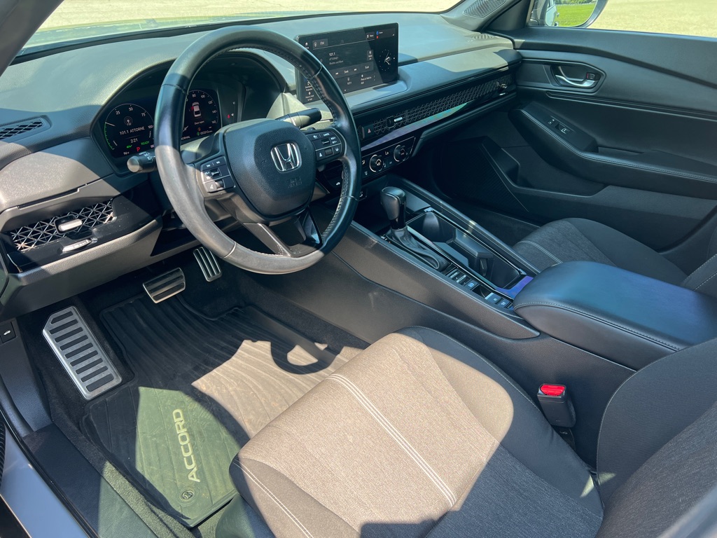 Photo 12 of this Honda Accord Hybrid