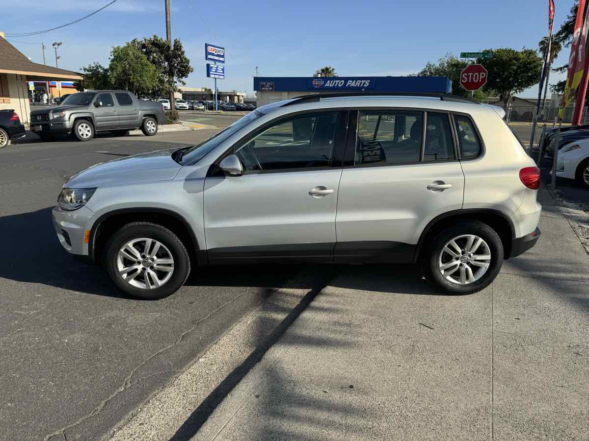 2015 Volkswagen Tiguan S - Photo 4
