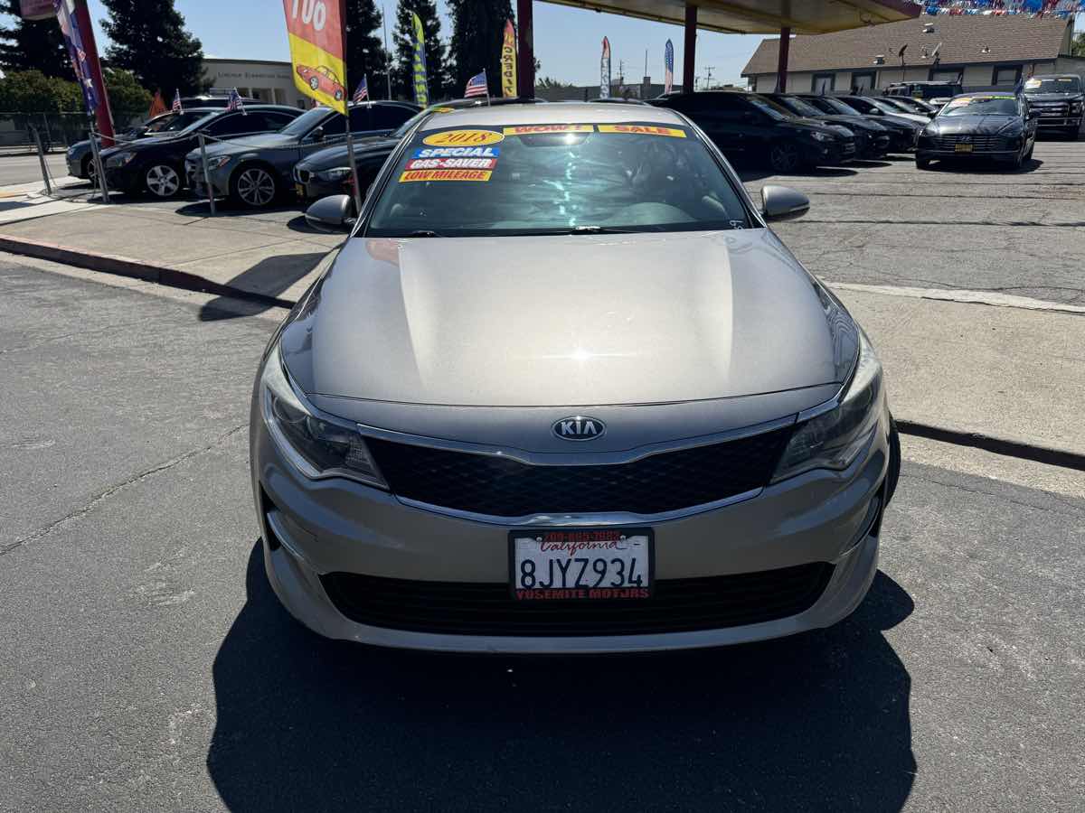 2018 Kia Optima LX - Photo 2