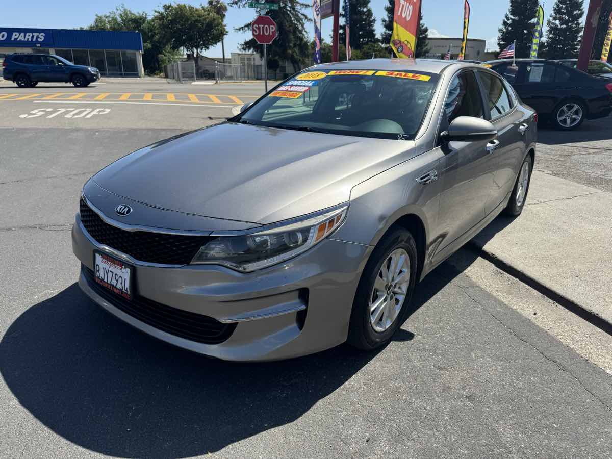 2018 Kia Optima LX - Photo 3