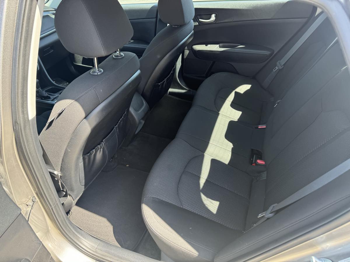 2018 Kia Optima LX - Photo 9