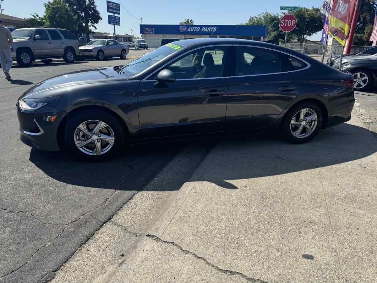 2022 Hyundai Sonata SE - Photo 4