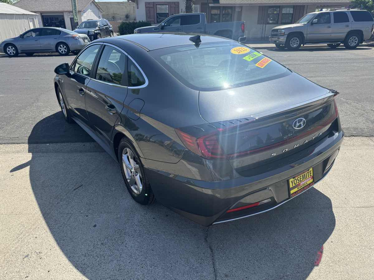 2022 Hyundai Sonata SE - Photo 5