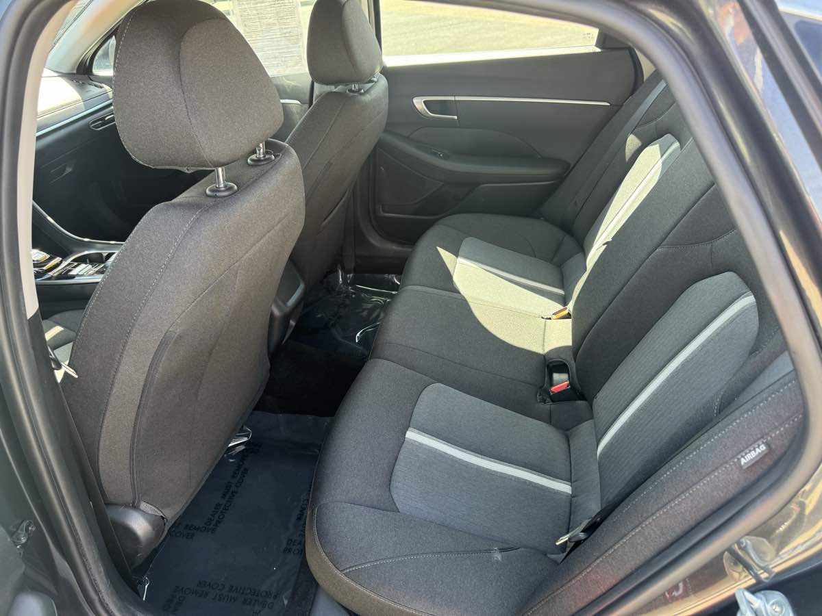 2022 Hyundai Sonata SE - Photo 9