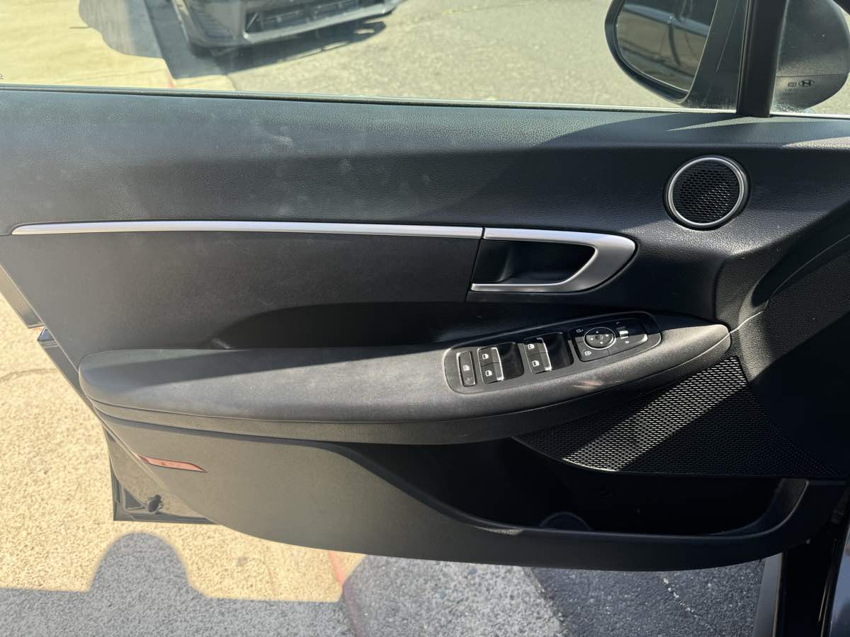 2022 Hyundai Sonata SE - Photo 12