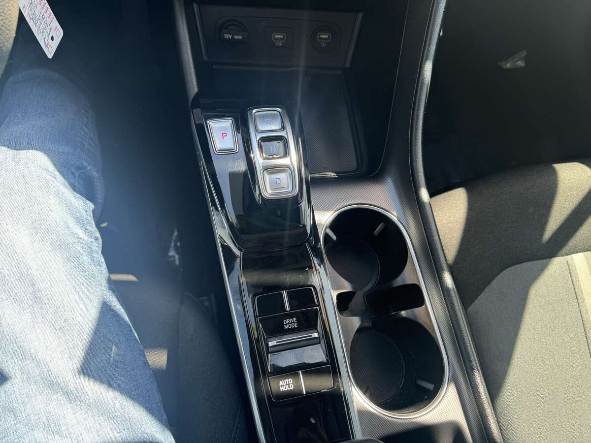 2022 Hyundai Sonata SE - Photo 14