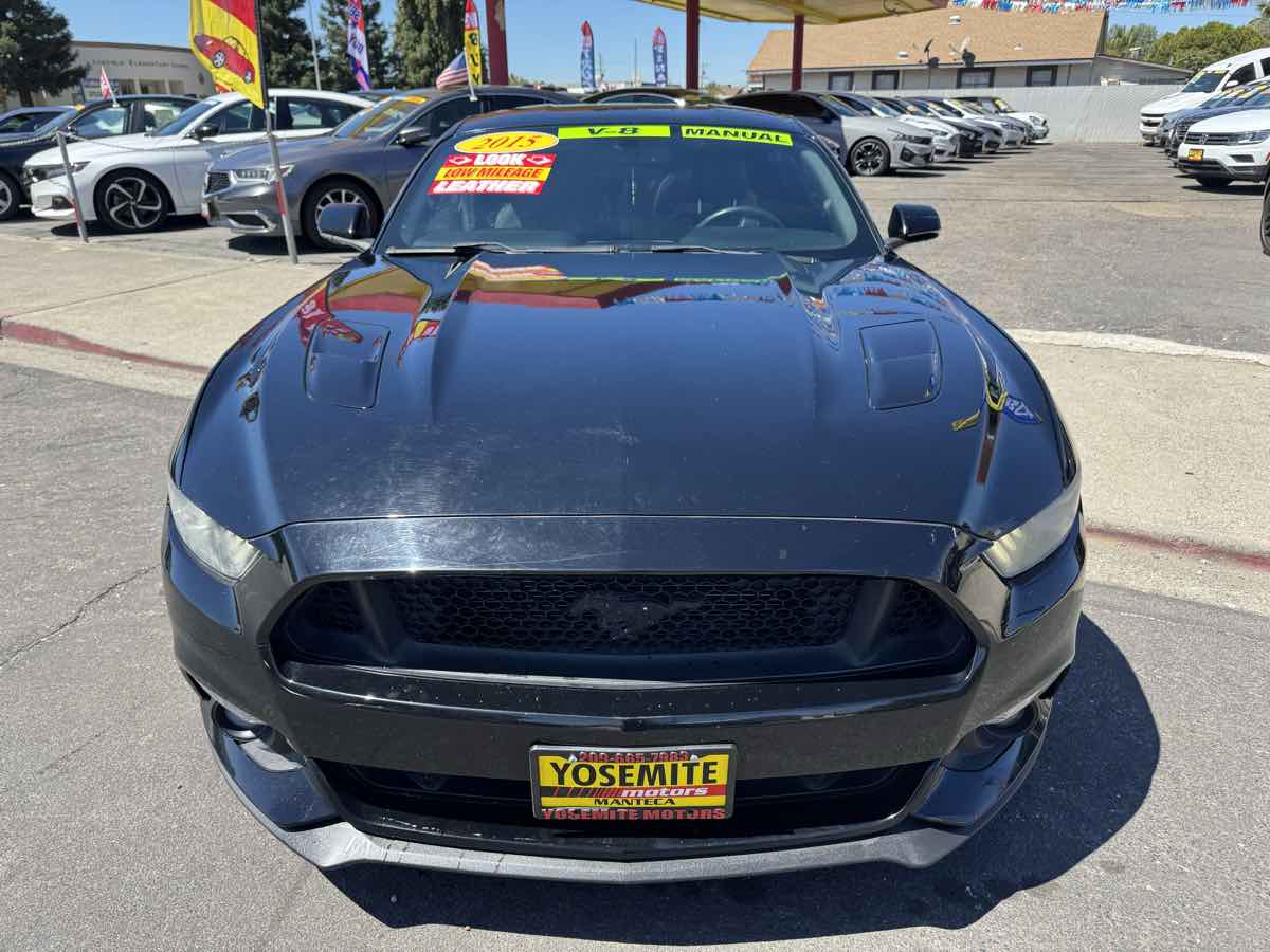 2015 Ford Mustang GT - Photo 2