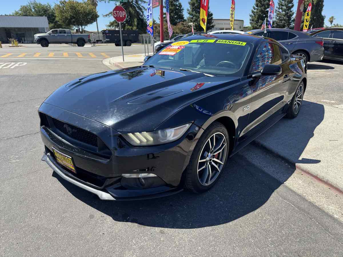 2015 Ford Mustang GT - Photo 3