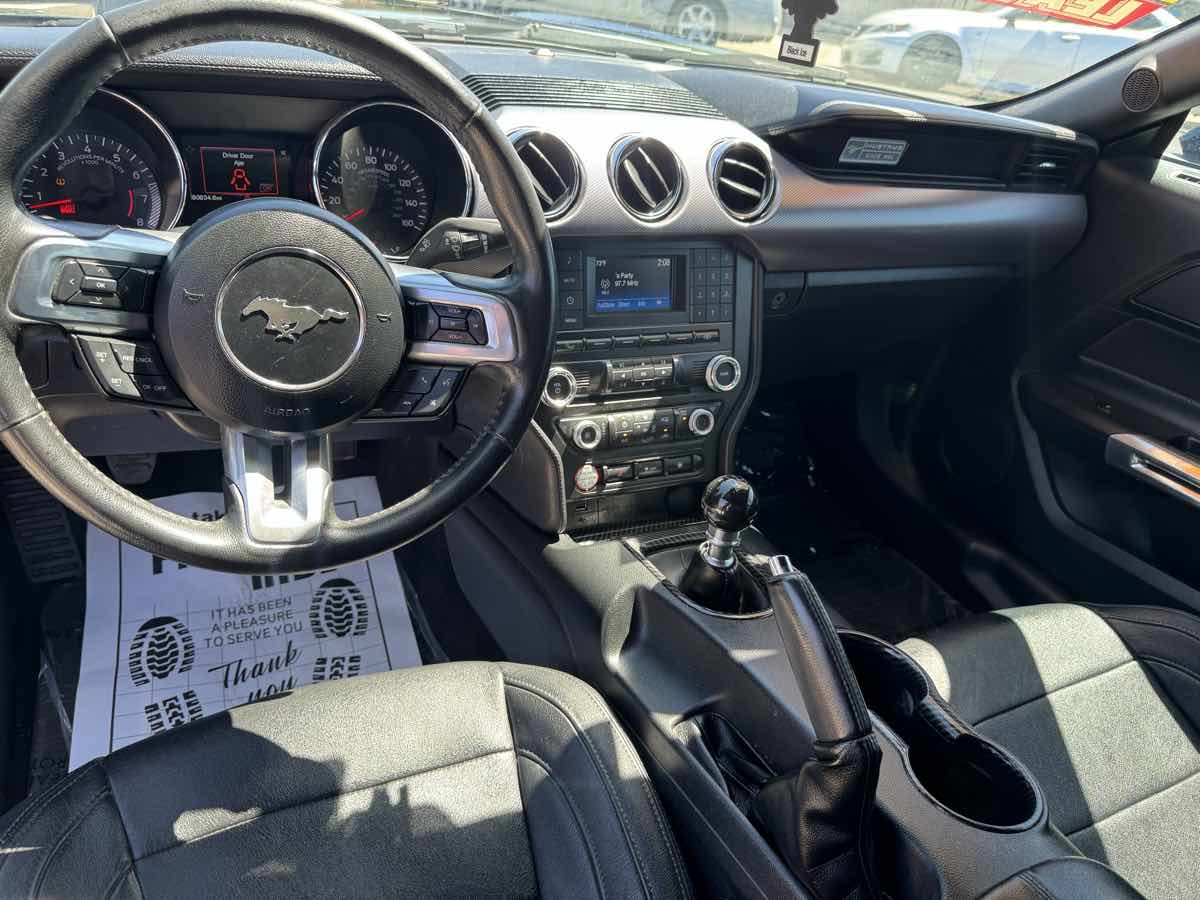 2015 Ford Mustang GT - Photo 11