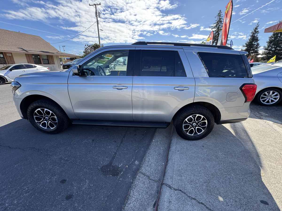 2024 Ford Expedition XLT photo 4