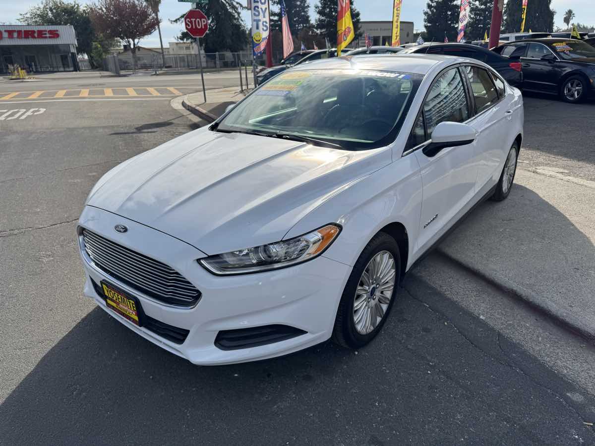 2014 Ford Fusion S Hybrid photo 3
