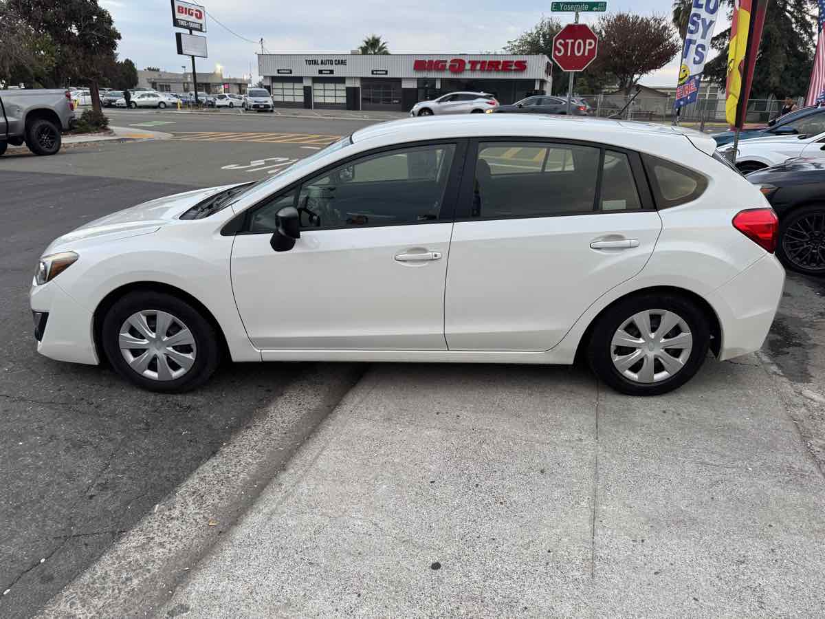 2015 Subaru Impreza 2.0i photo 2