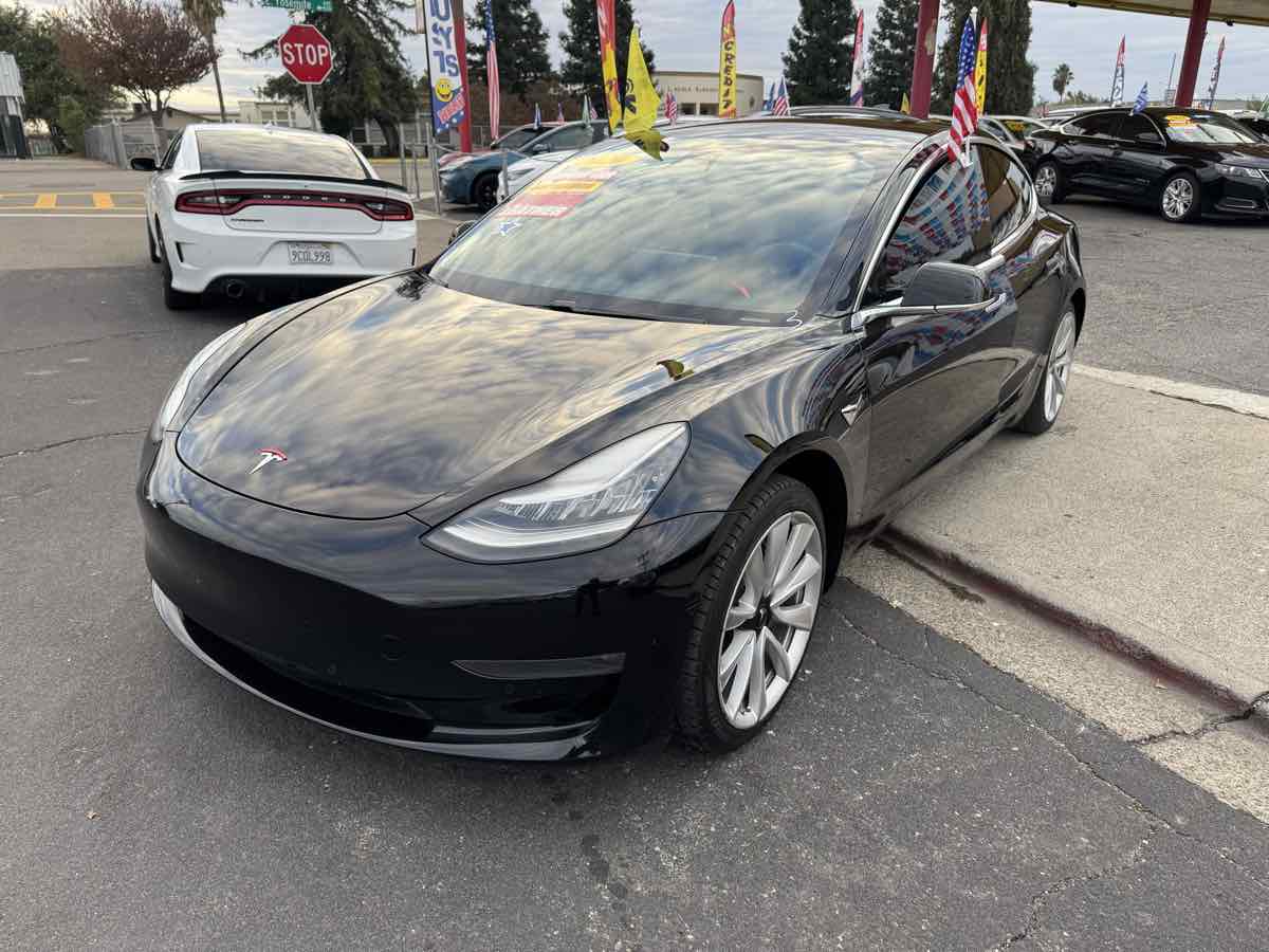 2020 Tesla Model 3 Long Range photo 3