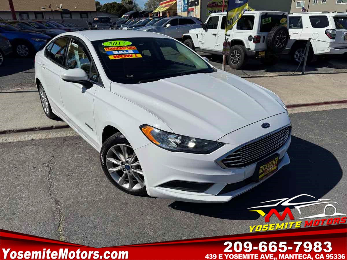 2017 Ford Fusion S's photo