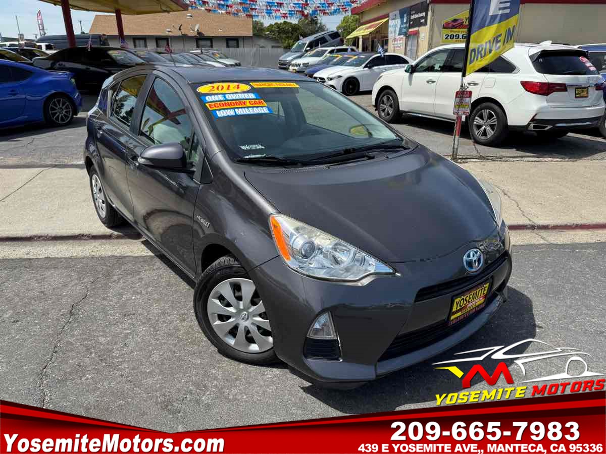 2014 Toyota Prius c One's photo