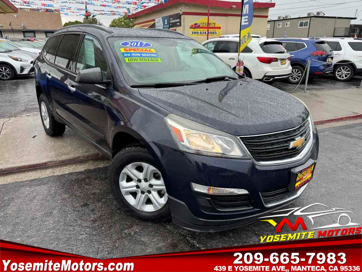 2017 Chevrolet Traverse LS AWD's photo