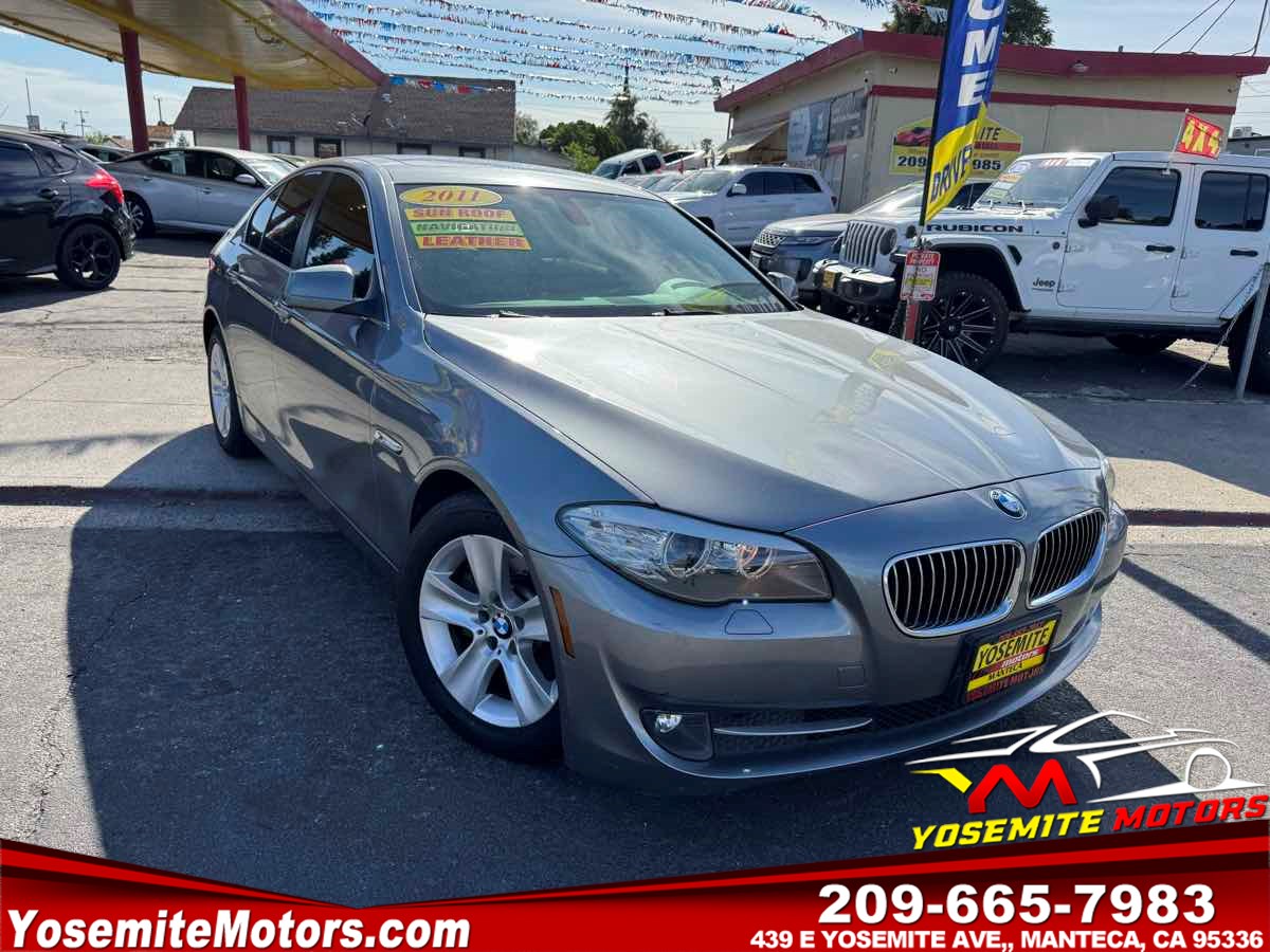 2011 BMW 5 Series 528i Sedan's photo