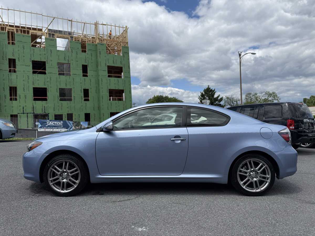 2010 Scion tC photo 4
