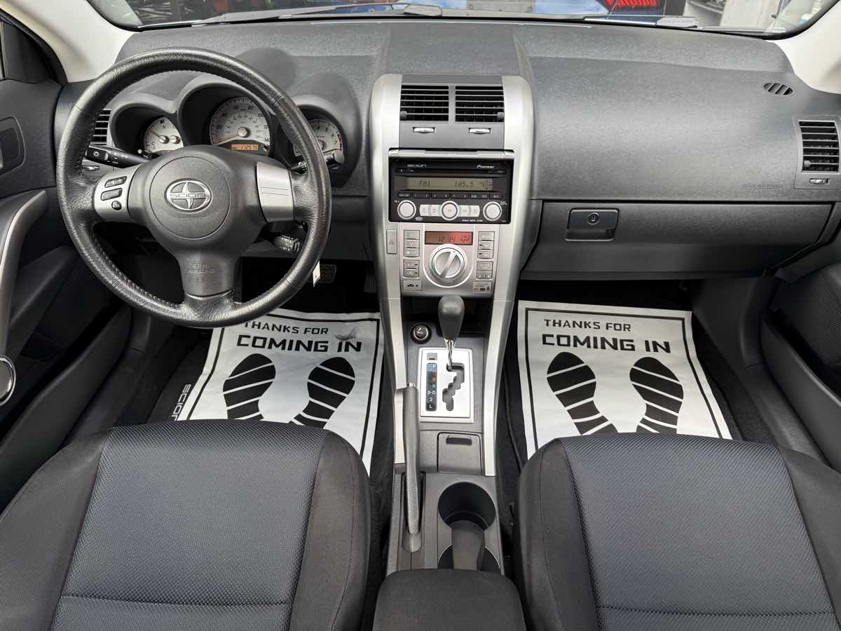 2010 Scion tC photo 11