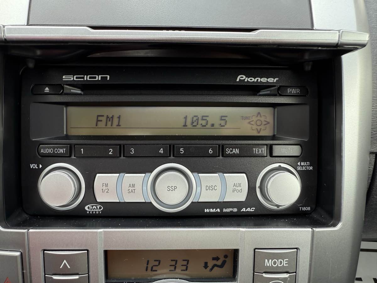 2010 Scion tC photo 17