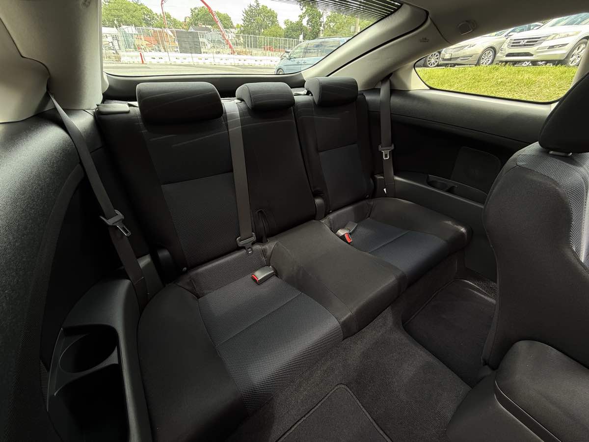 2010 Scion tC photo 20
